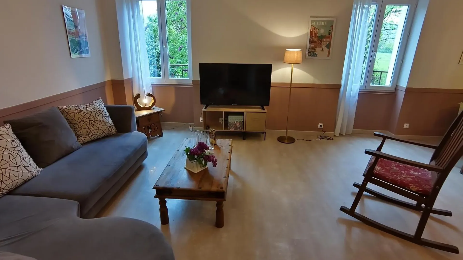 Grand Appartement Avec Jardin Bretenoux Apartmán